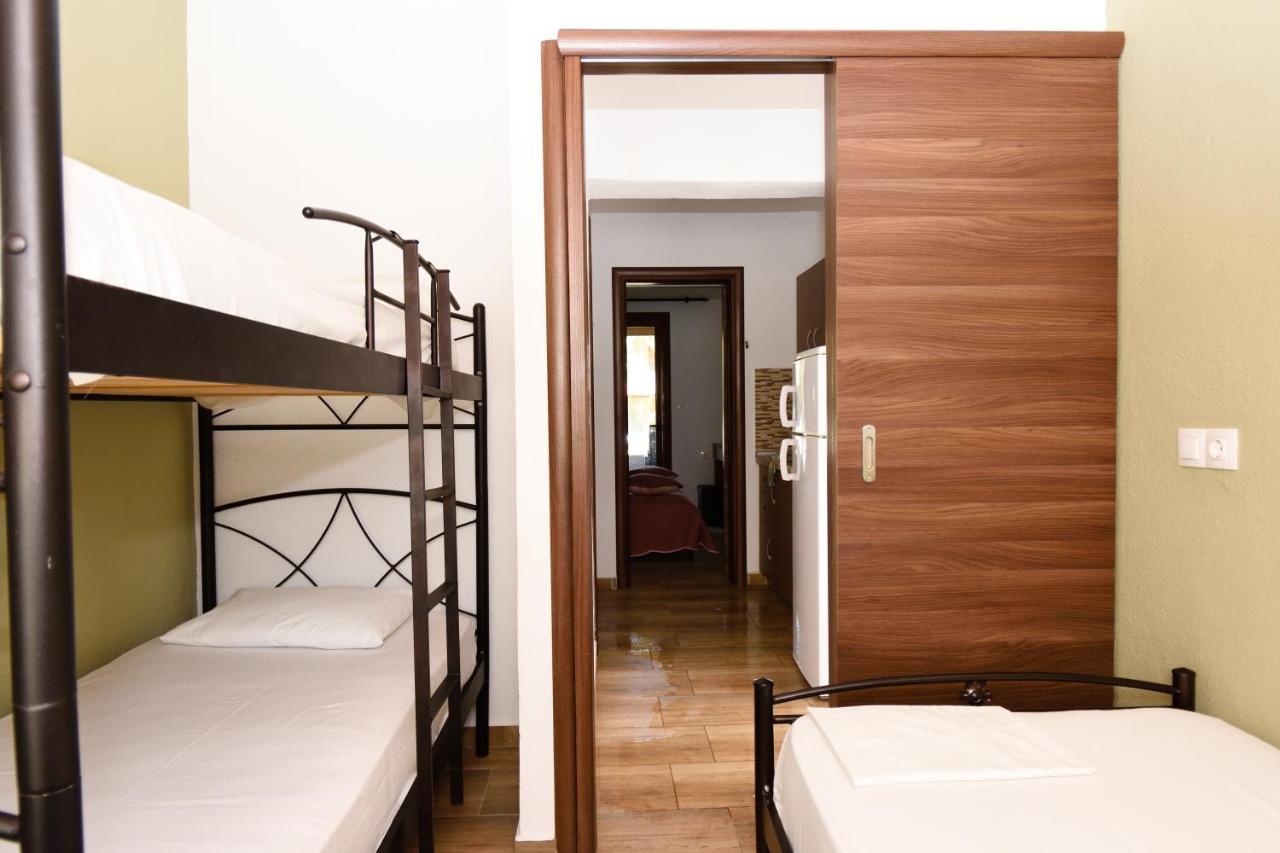 Anna Pousi Studios & Apartment Ormos Panagias Exteriör bild
