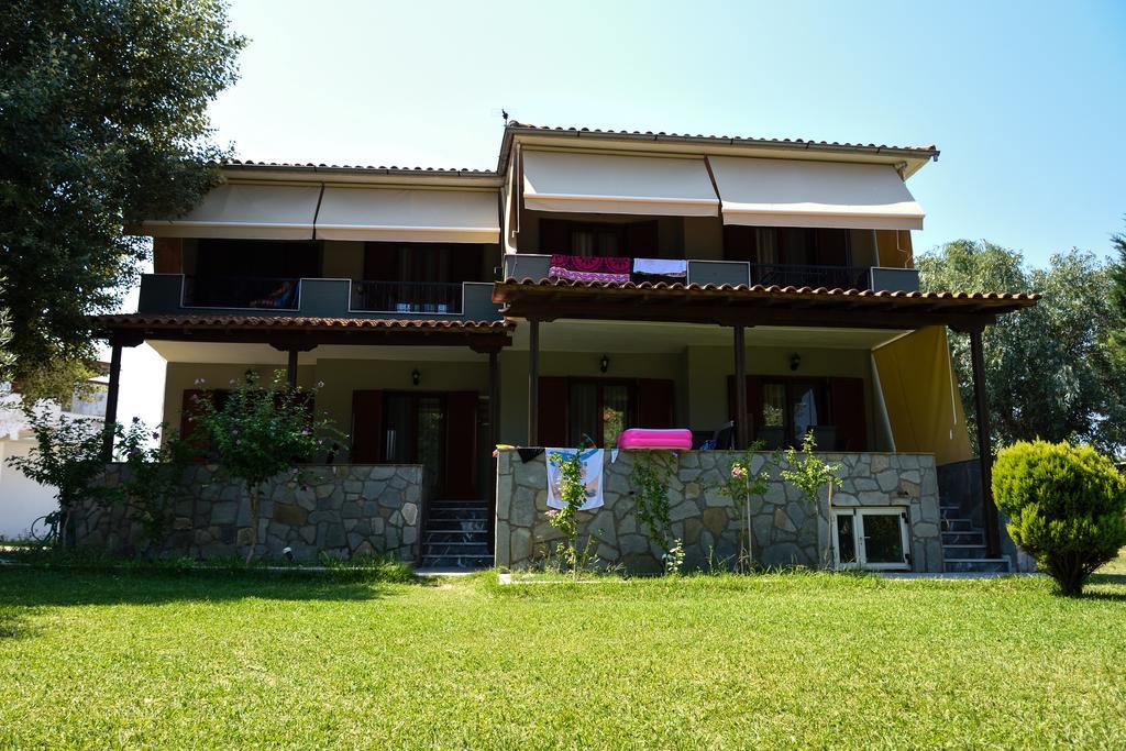 Anna Pousi Studios & Apartment Ormos Panagias Exteriör bild
