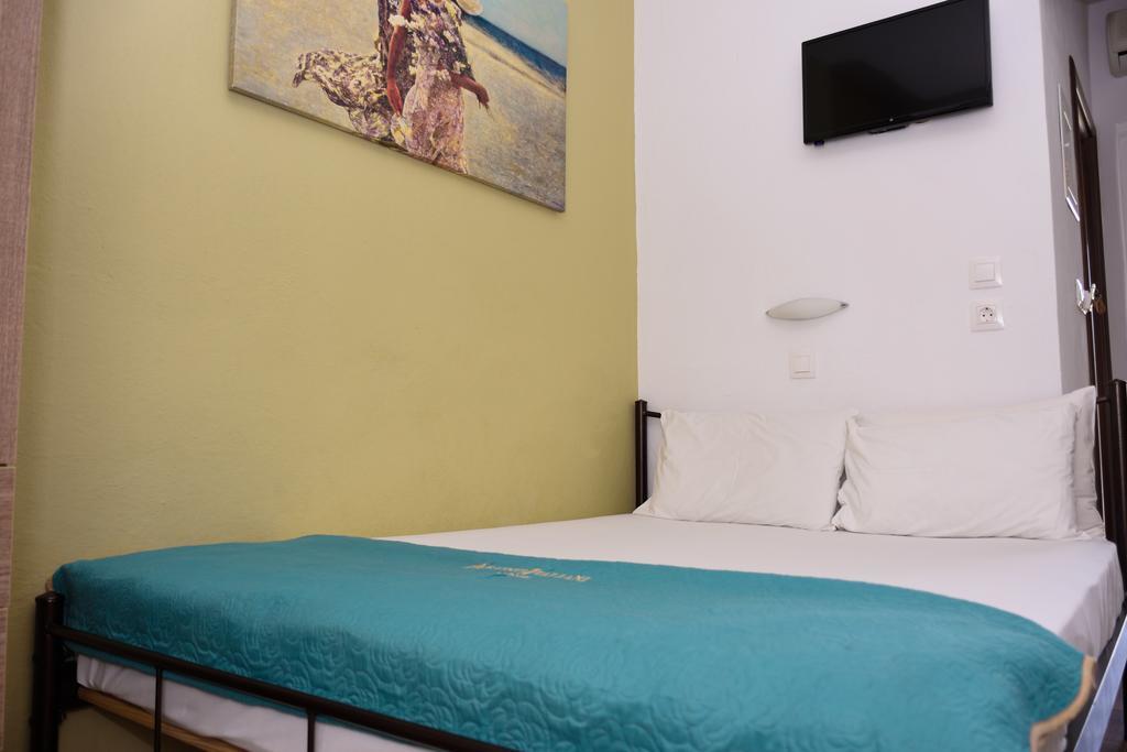 Anna Pousi Studios & Apartment Ormos Panagias Exteriör bild