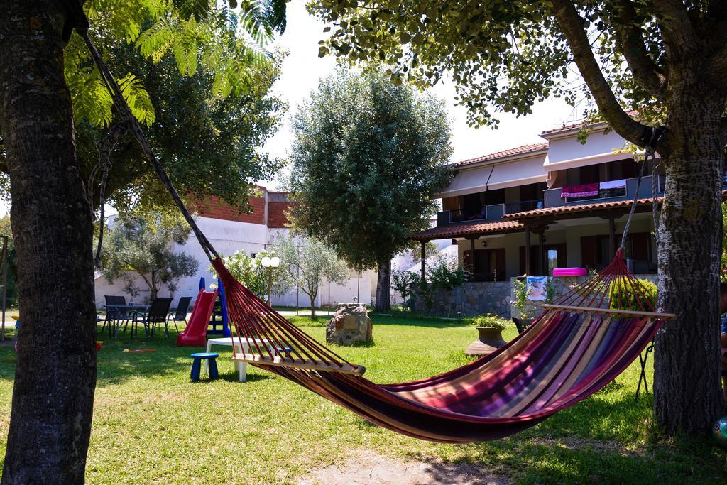 Anna Pousi Studios & Apartment Ormos Panagias Exteriör bild