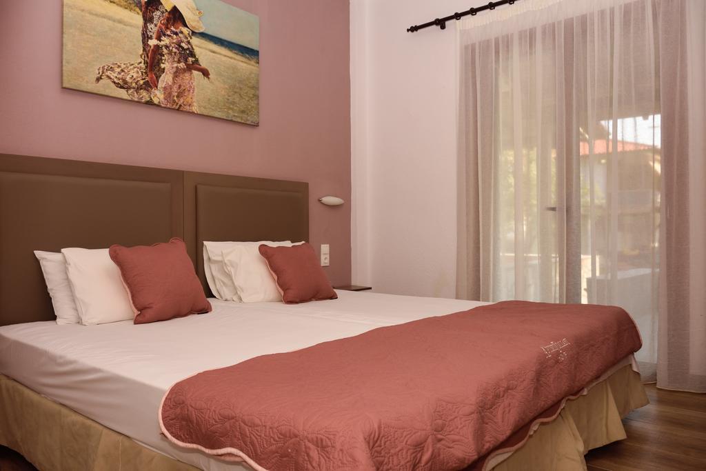 Anna Pousi Studios & Apartment Ormos Panagias Exteriör bild