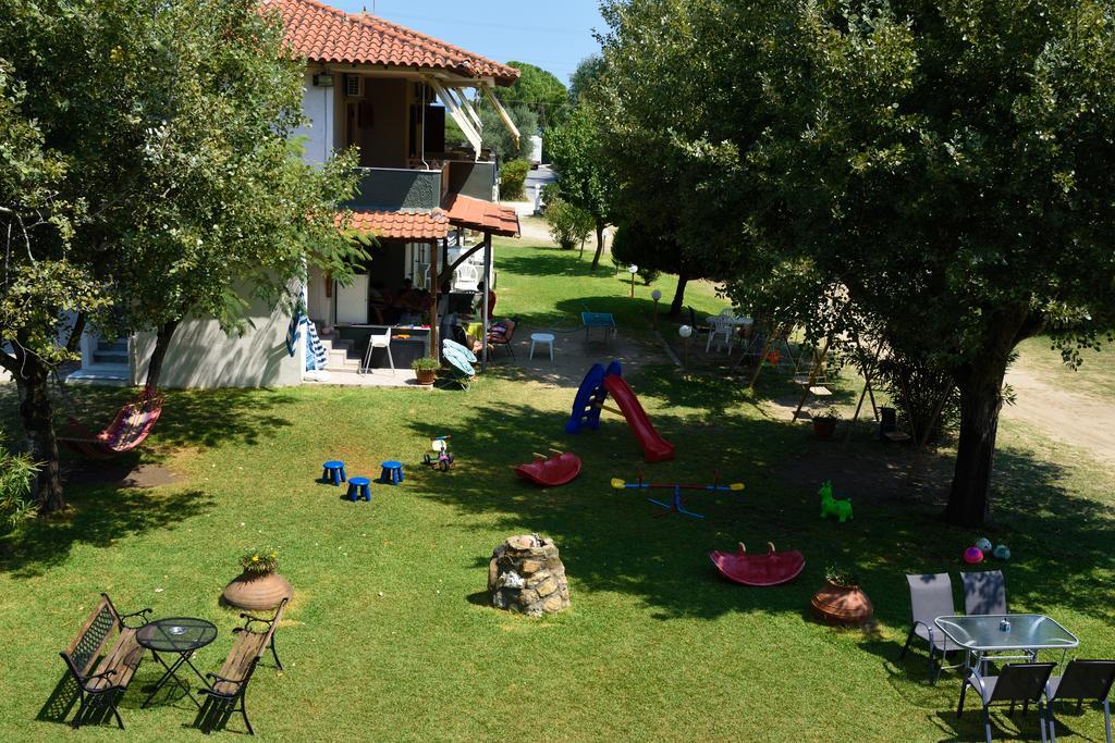 Anna Pousi Studios & Apartment Ormos Panagias Exteriör bild