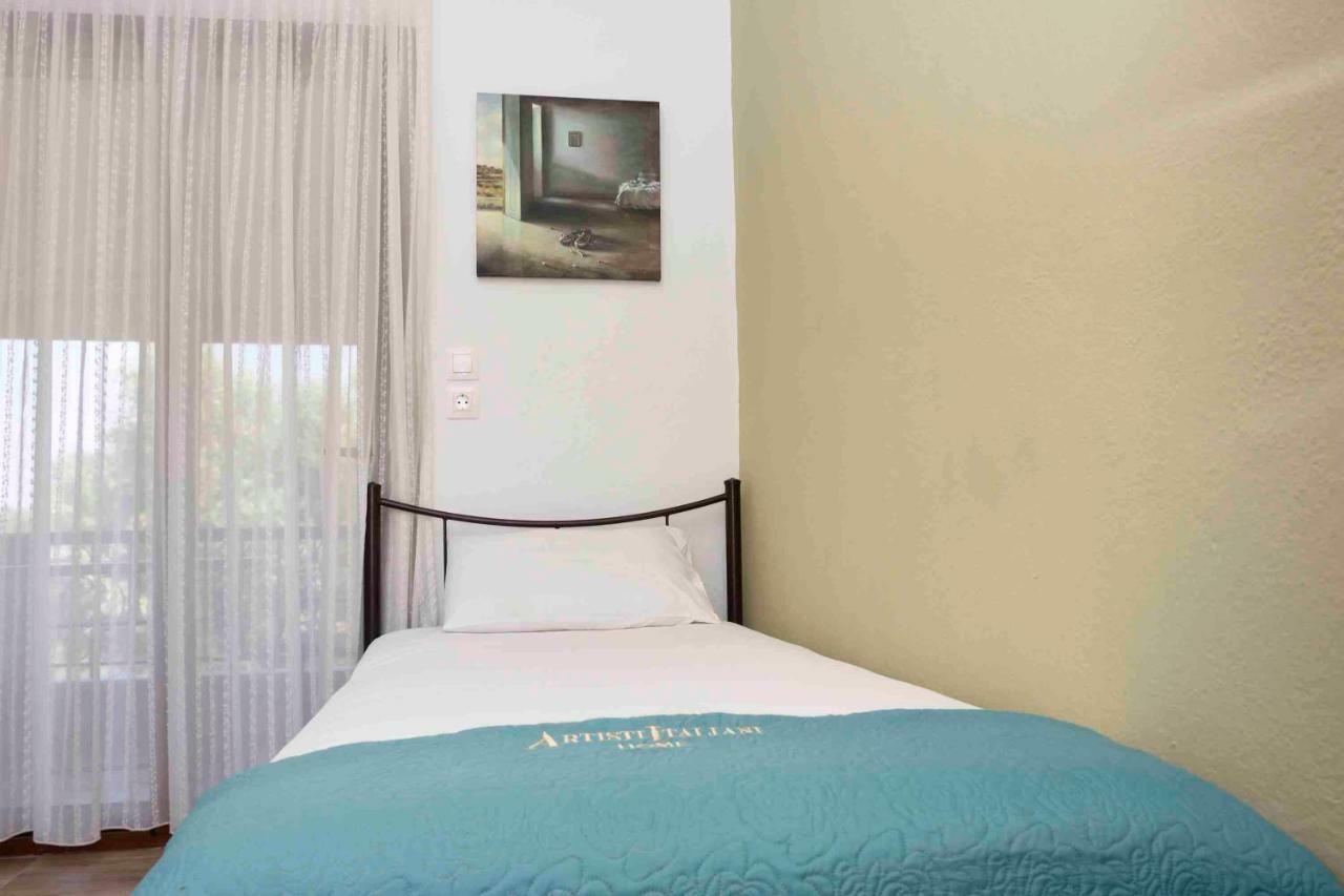 Anna Pousi Studios & Apartment Ormos Panagias Exteriör bild