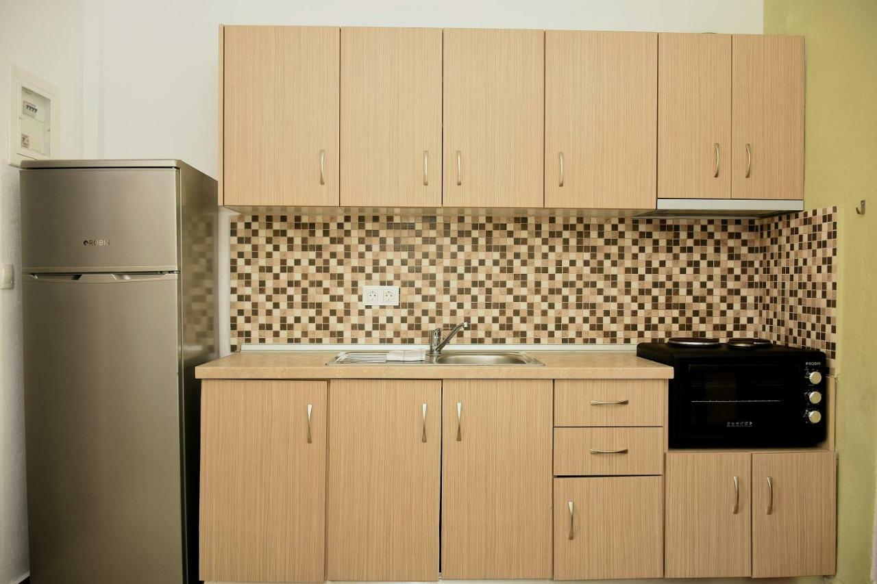 Anna Pousi Studios & Apartment Ormos Panagias Exteriör bild